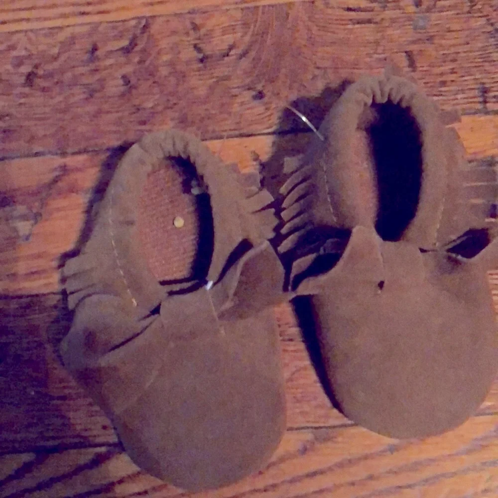 Brown Indian moccasin booties size 3 to 6 months